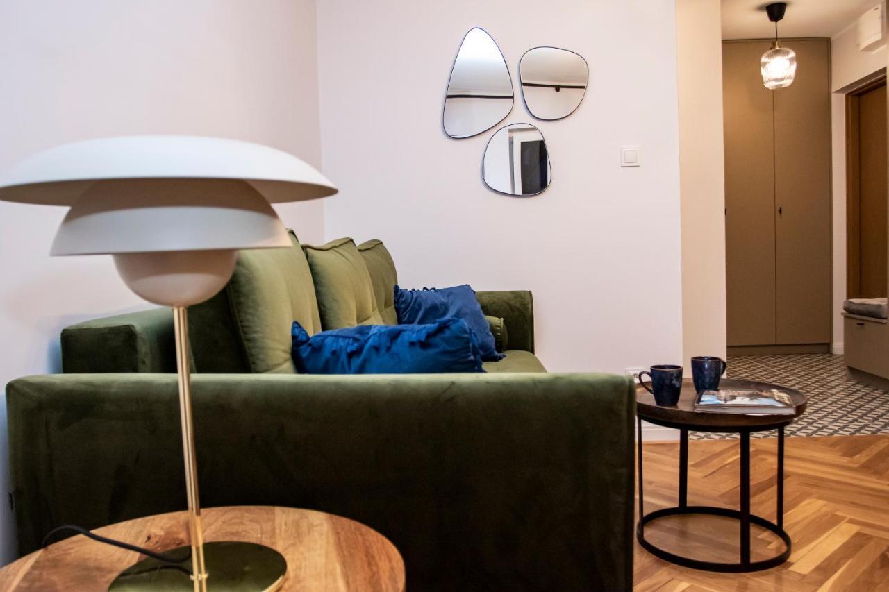 Apartament Przy Metrze Wierzbno Z Nuta Vintage Varsóvia Exterior foto