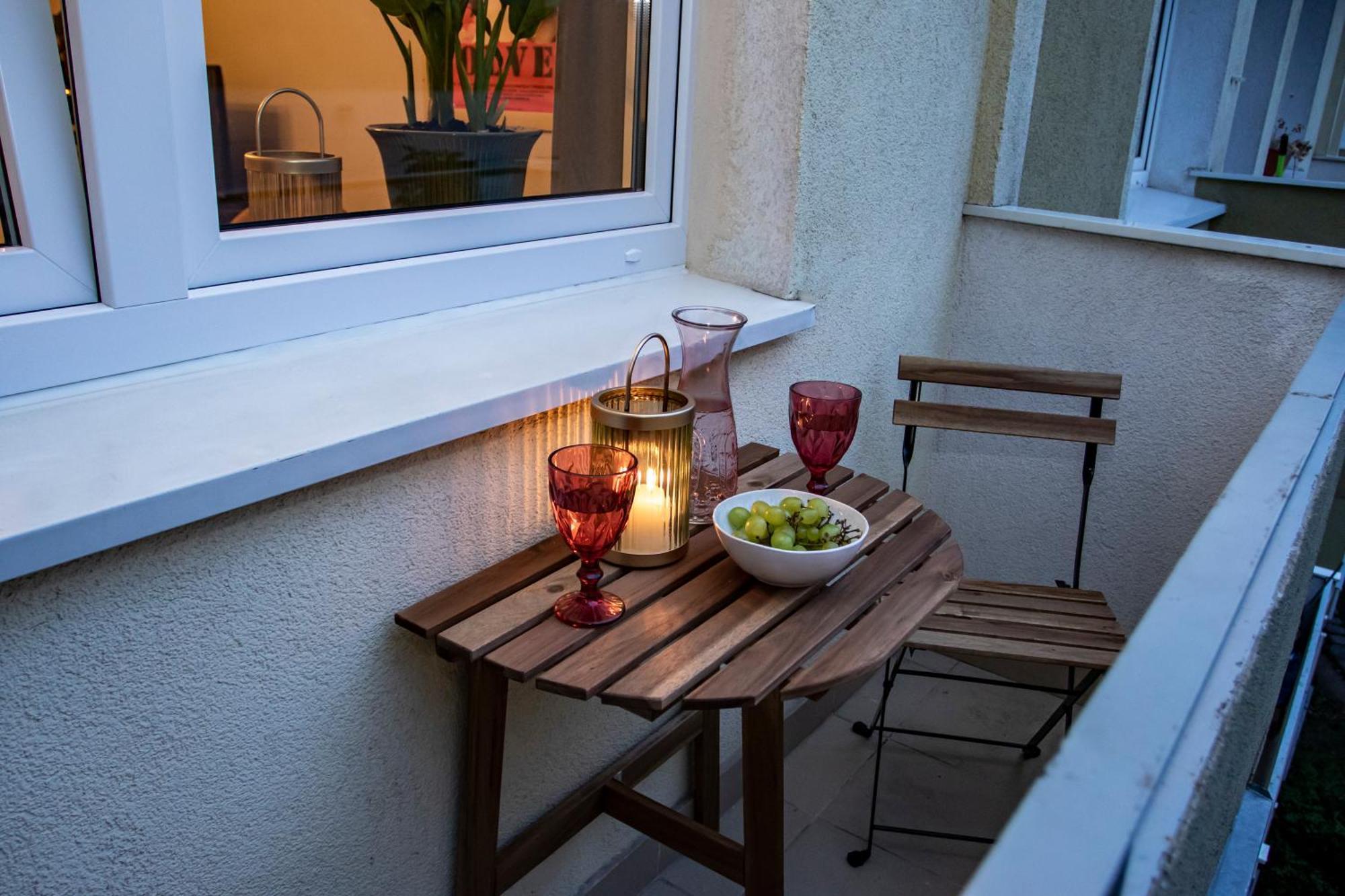Apartament Przy Metrze Wierzbno Z Nuta Vintage Varsóvia Exterior foto